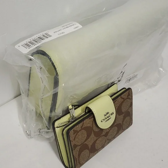 Coach C9971 Turner Flap Pebble Leather + C0082 Medium Corner Zip Wallet Lime